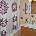 Charming House In With Enclosed Garden Ferienhaus *