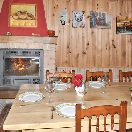 Charming House In With Enclosed Garden