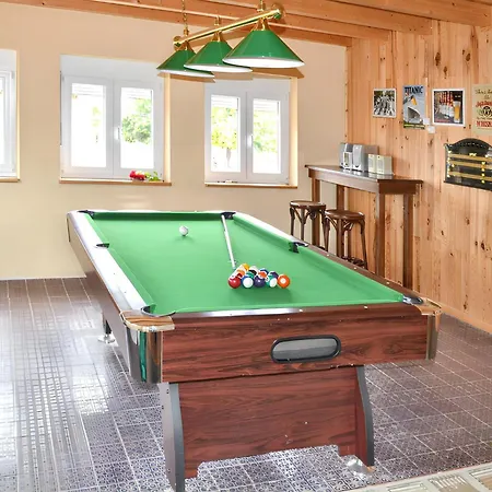 Charming House In With Enclosed Garden Holiday home *