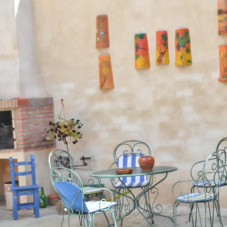 Charming House In With Enclosed Garden