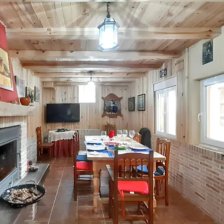 Holiday home Charming House In With Enclosed Garden