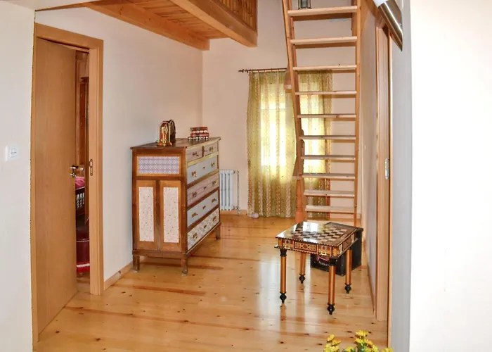 Charming House In With Enclosed Garden *