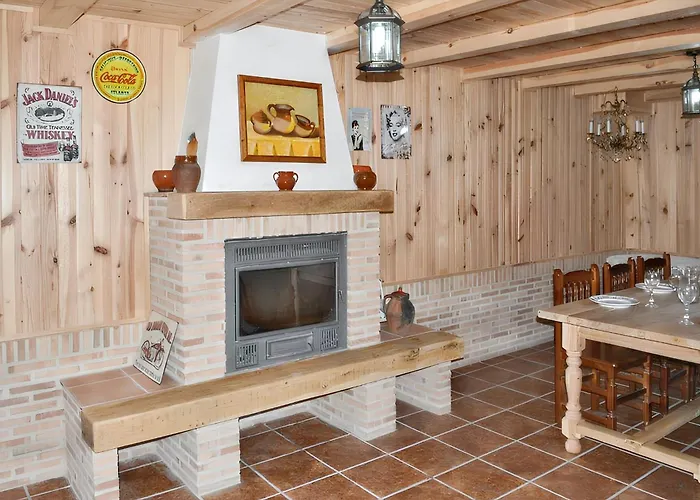 Charming House In With Enclosed Garden *