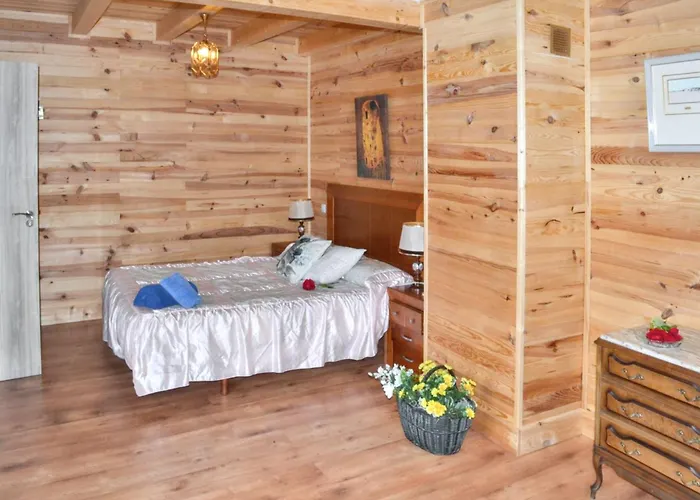 Charming House In With Enclosed Garden Morales de Rey